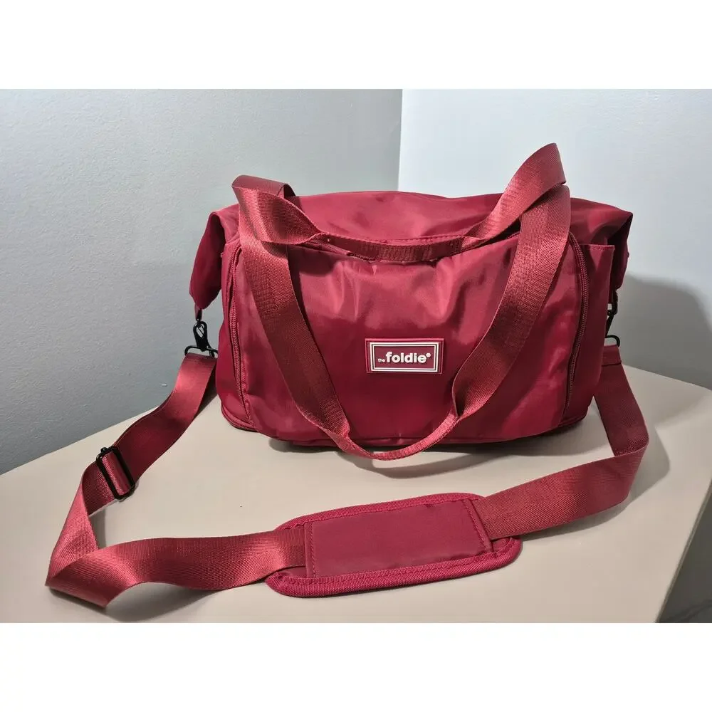 The Foldie Travel Bag NWT Burgundy Expandable Weekender Carry On Tote 40L